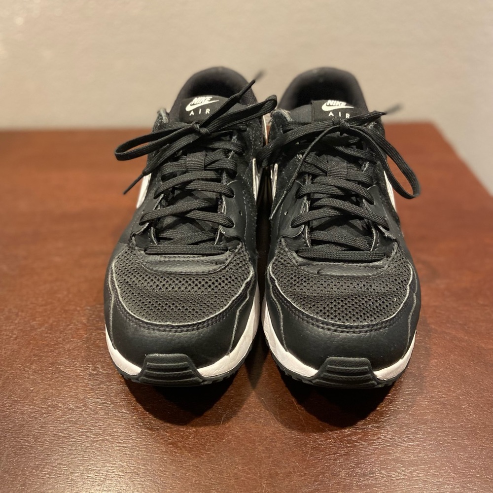 Womens size 8.5 or Mens size 7 nike air max